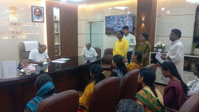 Ramgarh News : डीसी ने जनता दरबार में सुनी लोगों की फरियाद, अधिकारियों को दिए निर्देश
