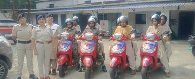Jamshedpur News : दुर्गापूजा में मनचलों पर शक्ति कमांडोज की रहेगी नजर, 6 रूटों पर संभालेंगी कमान