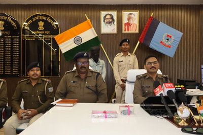 सिमडेगाः 8.85 लाख की चोरी का खुलासा, अंतर्राज्यीय चोर गिरफ्तार, 5 लाख के जेवरात बरामद