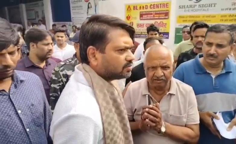 धनबादः असर्फी अस्पताल ने बकाया 20 हजार के लिए रोका शव, मेयर संजीव सिंह ने चुकाया बिल