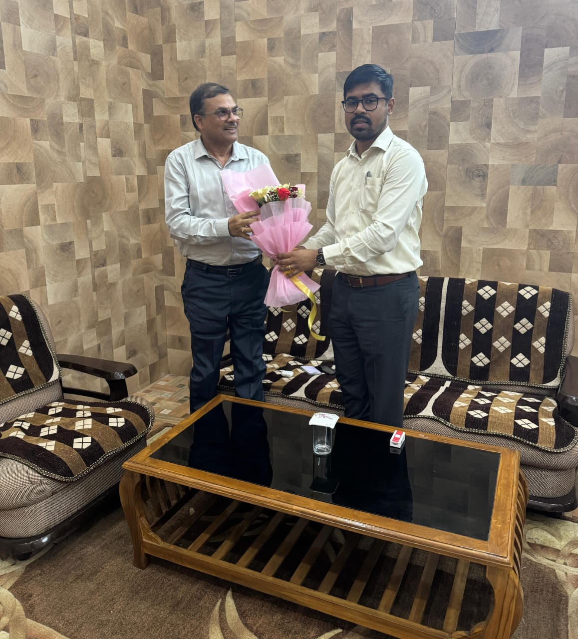 देवघर पहुंचे आयुक्त संजय कुमार, हुआ स्वागत