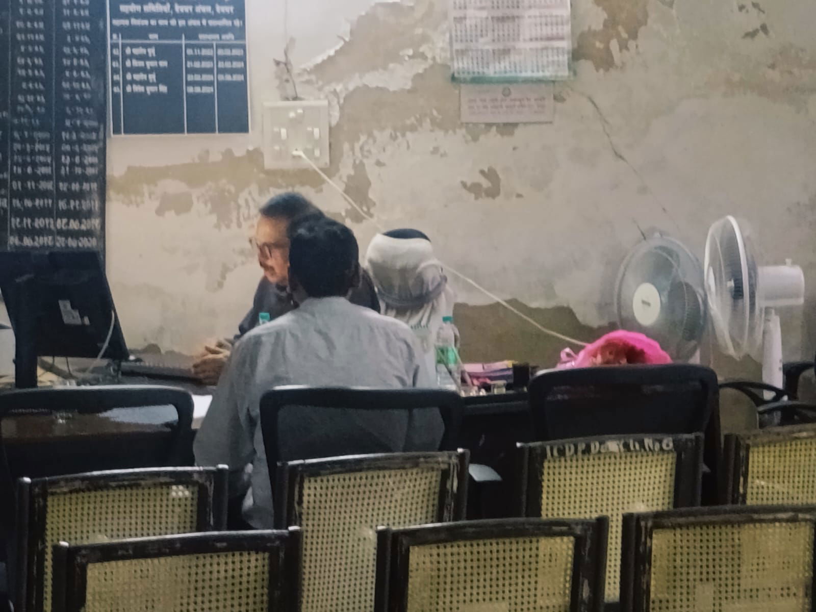 देवघरः ज्वाइंट रजिस्टार ने की जिला सहकारिता विभाग में गड़बड़ी की जांच, ऑडिटर से घंटों पूछताछ