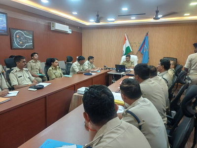 Deoghar News : देवघर श्रावणी मेले की तैयारी तेज, एसपी ने की समीक्षा बैठक