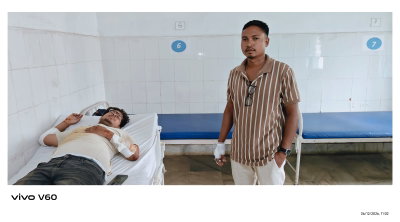 Simdega News : पाइपलान के लिए खोदे गए गड्ढे में गिरी बाइक, दो युवक घायल