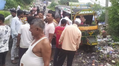 Bokaro News : स्कूली बच्चों से भरा ऑटो पलटा, 12 छात्र घायल