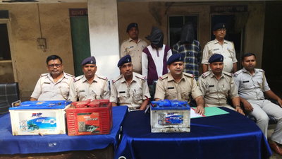 Bokaro News : चंद्रपुरा में बैट्री चोरी मामले में 2 गिरफ्तार, 3 बैट्री बरामद