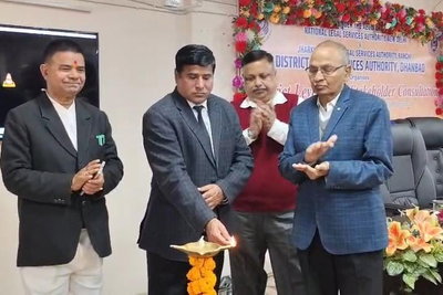 धनबादः सड़क दुर्घटना मामलों में समय पर कार्रवाई जरूरी- प्रधान न्यायाधीश