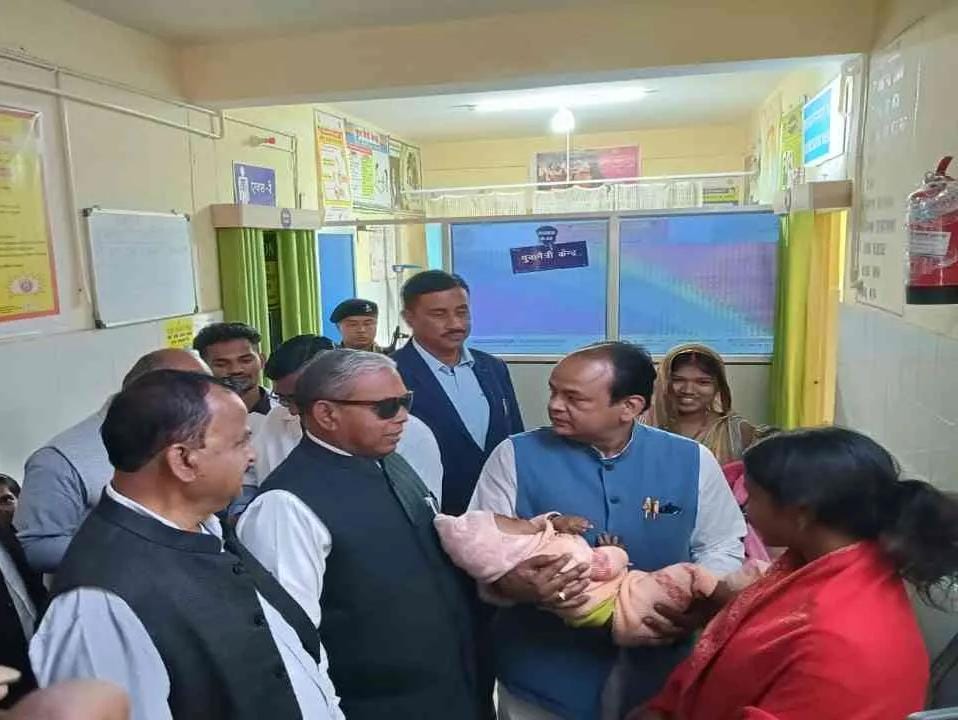 स्वास्थ्य मंत्री ने भंडरा सीएचसी का किया औचक निरीक्षण, व्यवस्था पर जताया संतोष