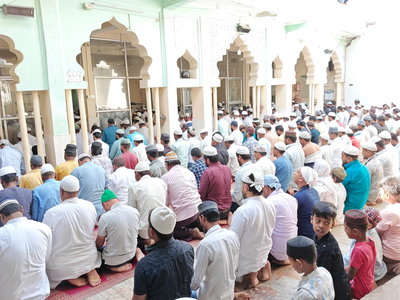 लातेहारः अकीदत के साथ अदा की गयी अलविदा जुम्मेव की नमाज