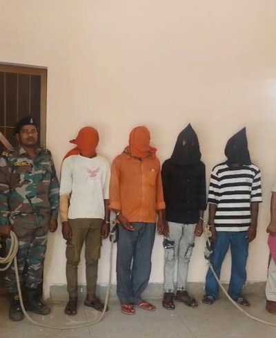 Latehar News : हत्या मामले में आरोपी पिता व उसके तीन बेटे गिरफ्तार