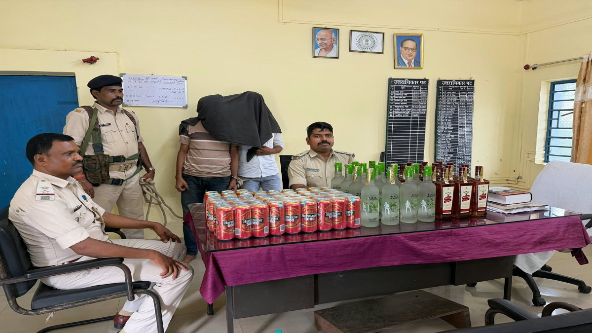 Jamtara News : मिहिजाम में भारी मात्रा में अवैध अंग्रेजी शराब जब्त, दो तस्कर गिरफ्तार