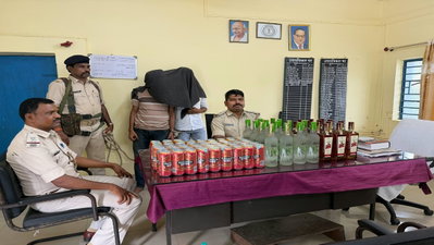 Jamtara News : मिहिजाम में भारी मात्रा में अवैध अंग्रेजी शराब जब्त, दो तस्कर गिरफ्तार