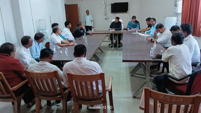 रामगढ़ः एसडीओ ने गैस एजेंसियों संग बैठक में बुकिंग व वितरण की समीक्षा की