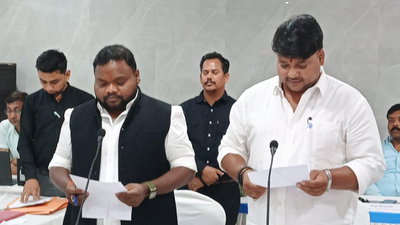 चाईबासा में विकास शर्मा व चक्रधरपुर में विजय साव चुने गए नगर परिषद उपाध्यक्ष