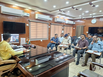 Jamtara News : डीसी ने की जेल सुरक्षा व्यवस्था की समीक्षा, अधिकारियों को दिए निर्देश