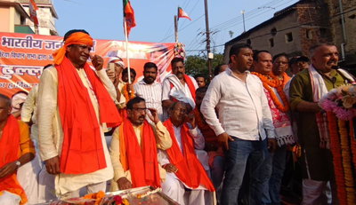 Dhanbad News : झरिया में गरजे ढुल्लू महतो, कहा- गरीबों का सम्मान कुचलने वालों से सावधान रहें