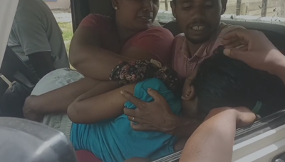 Gumla News : चैनपुर की स्वास्थ्य व्यवस्था पर सवाल? सीएचसी में  एंबुलेंस मिली न ऑक्सीजन, छात्रा की मौत
