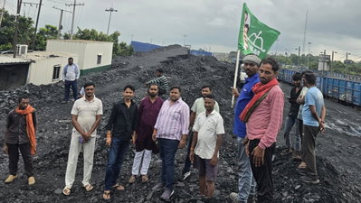Chatra News : खनिज संशोधन बिल के खिलाफ झामुमो ने आम्रपाली में कोयला उत्पादन-डिस्पैच किया बंद