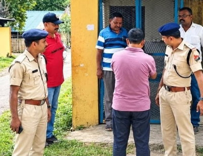 Jamshedpur News : खासमहल रोड पर रेलवे की कार्रवाई, आजसू कार्यालय सील, अब भाजपा कार्यालय पर नजर
