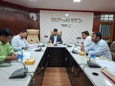 Jamtara News : भू-अर्जन कार्यों में तेजी लाएं, रैयतों को मुआवजा का भुगतान जल्द करें- डीसी
