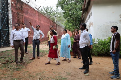 Simdega News : एसपी ने बाल संप्रेक्षण गृह का किया निरीक्षण, बच्चों संग खेला वॉलीबॉल