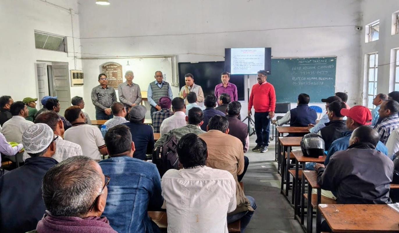 धनबादः नगर निकाय चुनाव: पीठासीन व मतदान पदाधिकारियों को दिया गया प्रशिक्षण