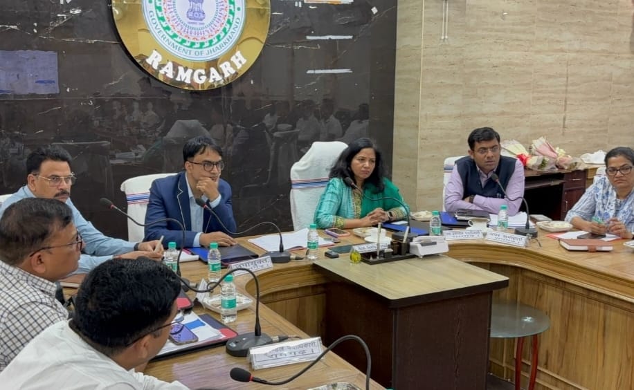 केंद्रीय संयुक्त सचिव पहुंचीं रामगढ़, आकांक्षी जिला कार्यक्रम की समीक्षा की