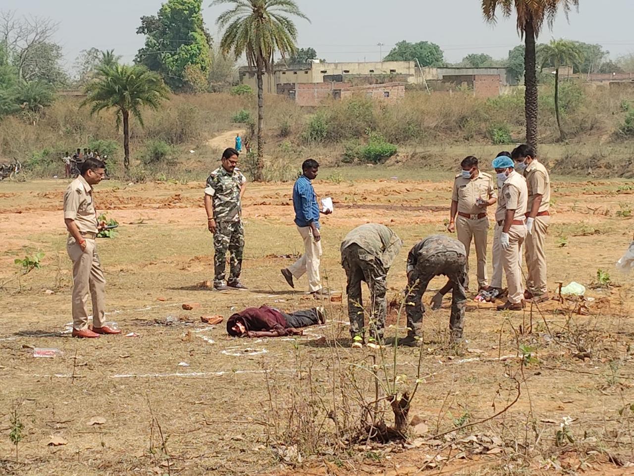 देवघरः रिखिया में सिर कटा शव बरामद, जांच में जुटी पुलिस