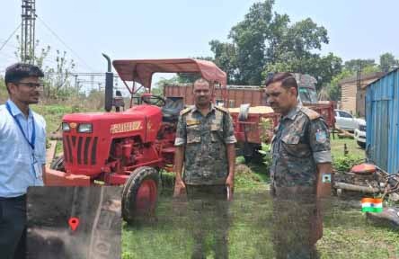 Jamtara News : अवैध बालू के धंधे पर प्रशासन का शिकंजा, दो ट्रैक्टर जब्त