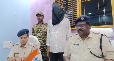 Simdega News : 10 वर्षों से फरार लाल वारंटी धनेश्वर यादव गिरफ्तार, जेल भेजा गया