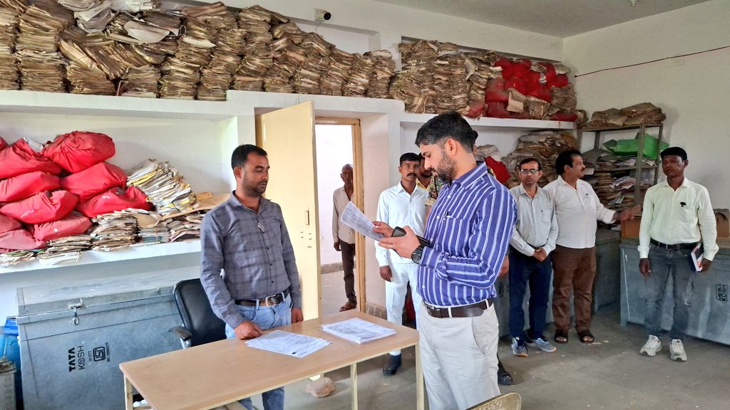 Jamtara News : डीसी ने फतेहपुर प्रखंड कार्यालय, स्कूल व अस्पताल का किया निरीक्षण