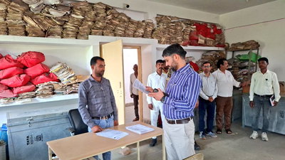 Jamtara News : डीसी ने फतेहपुर प्रखंड कार्यालय, स्कूल व अस्पताल का किया निरीक्षण