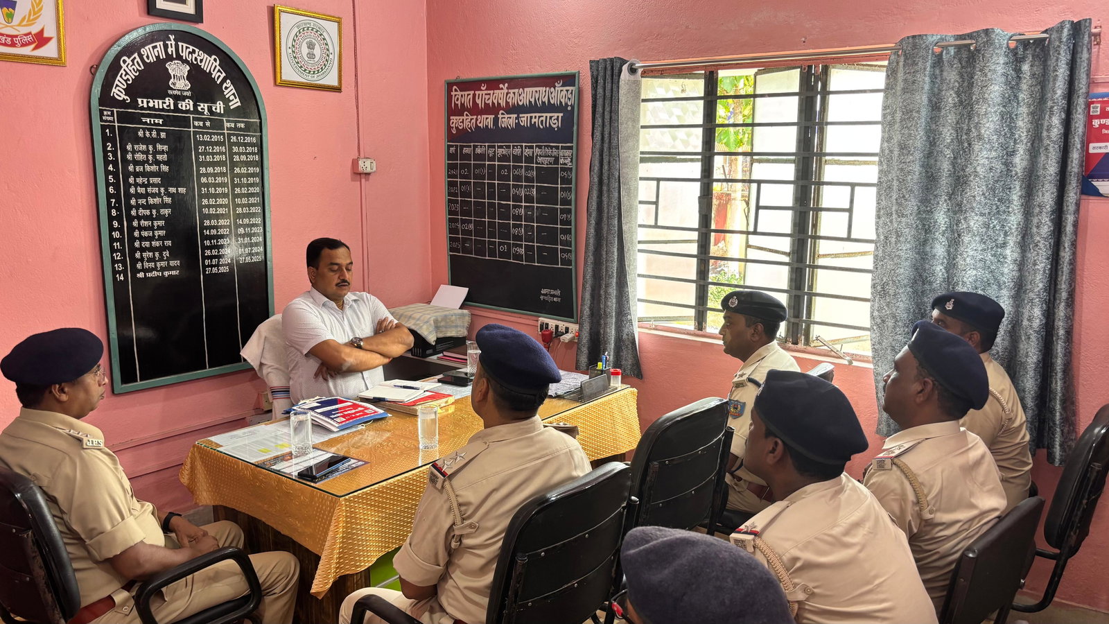 Jamtara News : एसपी ने बागडेहरी व कुंडहित थाना का किया निरीक्षण, दिए निर्देश