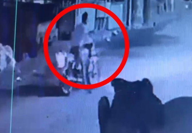 Jamshedpur News : बागबेड़ा में दुकान के बाहर खड़ी बाइक की चोरी, जांच में जुटी पुलिस
