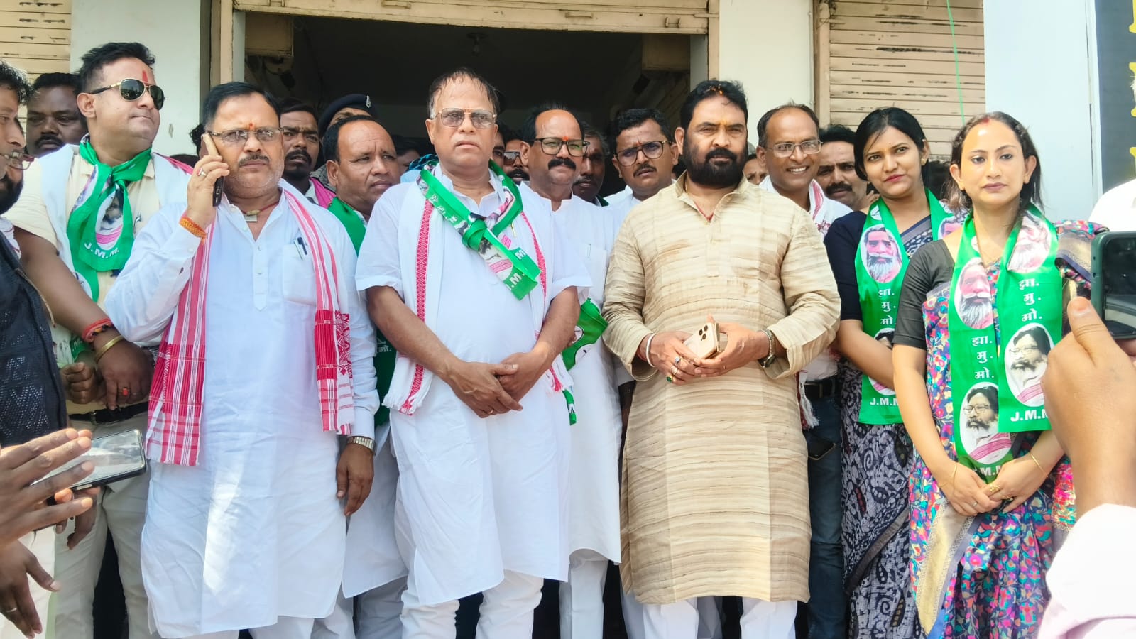 Koderma News : झामुमो कार्यकर्ता ध्यान दें- एसआईआर में कोई भी वैध मतदाता छूटे नहीं-विनोद पांडेय