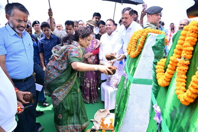Giridih News : कल्पना सोरेन ने विकास कार्यों का किया निरीक्षण, कई योजनाओं का उद्घाटन