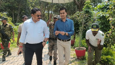 Gumla News : डीसी ने बायो डाइवर्सिटी पार्क का किया निरीक्षण, नक्षत्र वन विकसित करने पर जोर