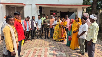Latehar News : पलामू किला जाने वाले रास्ते में बैरियर लगाने का मंच ने किया विरोध