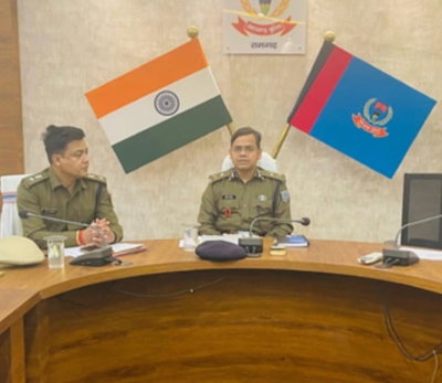 रामगढ़ः आईजी ने की समीक्षा बैठक, संगठित अपराधियों पर सख्ती के निर्देश