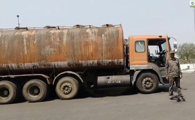 धनबादः उत्पाद विभाग की बड़ी कार्रवाई, 24 हजार लीटर अवैध स्प्रिट जब्त, टैंकर चालक गिरफ्तार