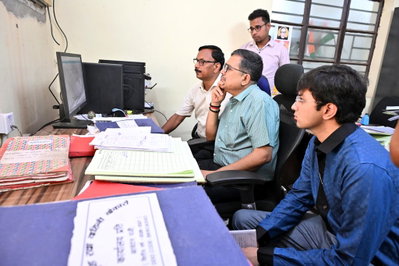 Bokaro News : ट्रेजरी घोटाले के बाद डीसी सतर्क, जिला कोषागार का किया निरीक्षण