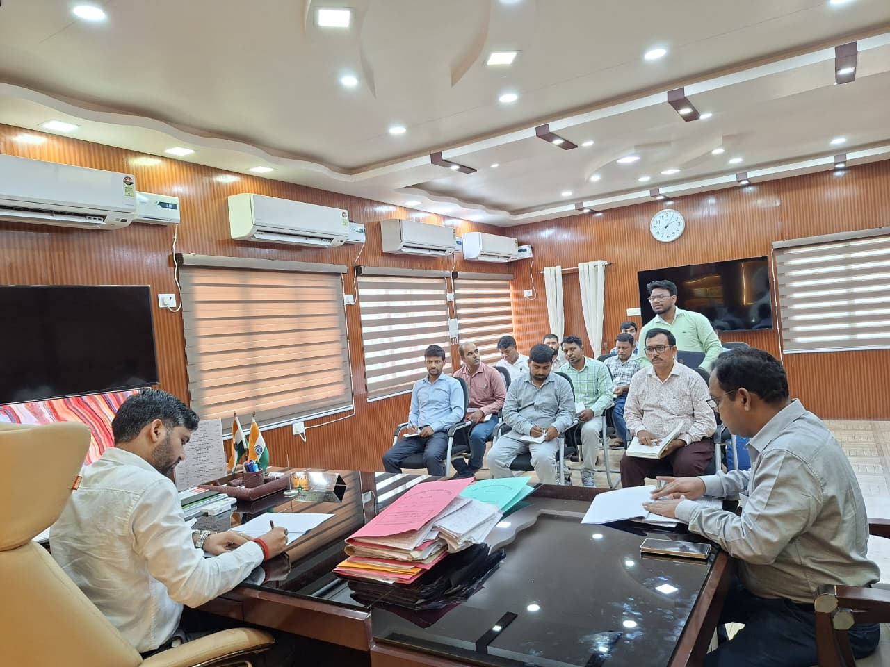 Jamtara News : जिले में पीडीएस दुकानों से महीने में दो दिन होगा खाद्यान्न वितरण- डीसी