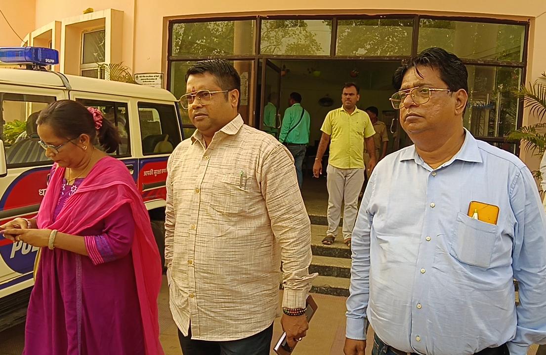 Dhanbad News : DC के फर्जी हस्ताक्षर का इस्तेमाल पड़ा भारी, डॉ. मिहिर के खिलाफ कार्रवाई की तैयारी
