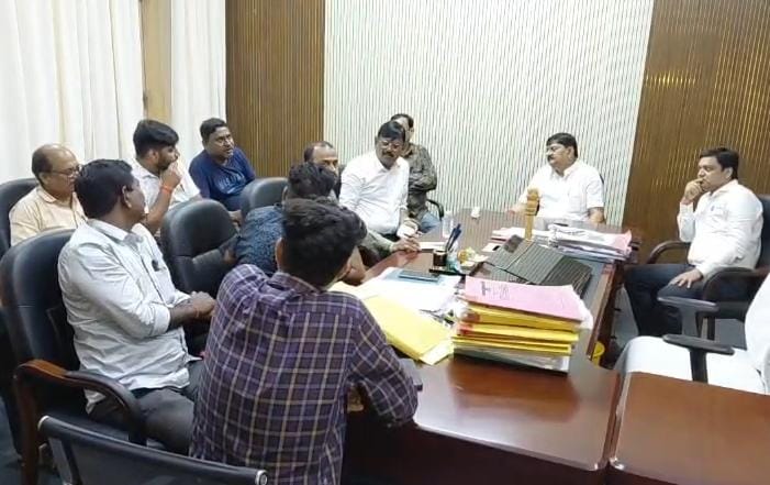 Dhanbad News : केंदुआ में जलसंकट पर विधायक की अधिकारियों संग बैठक, नया मोटर 18 से होगा चालू