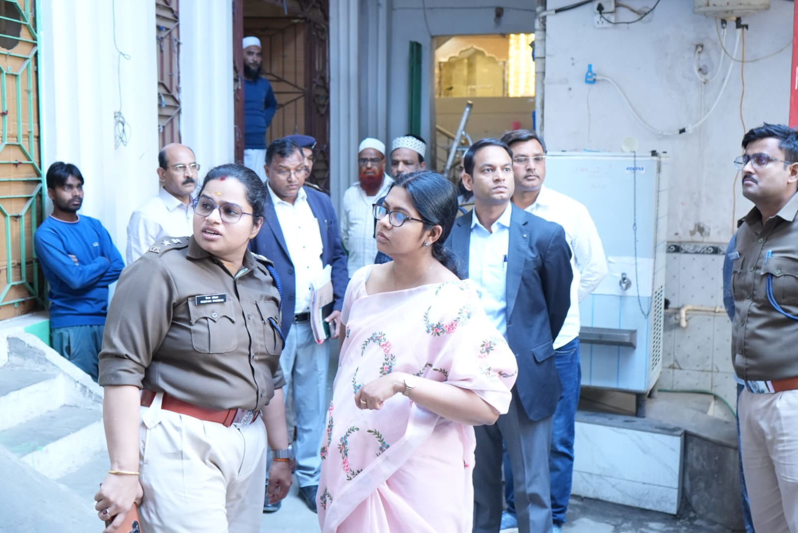 पलामूः डीसी-एसपी ने मतगणना केंद्र व कई बूथों का किया निरीक्षण