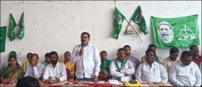 Latehar News : केंद्र ने SIR के जरिए लाखों वैध वोटरों के नाम कटवाए- बैद्यनाथ राम