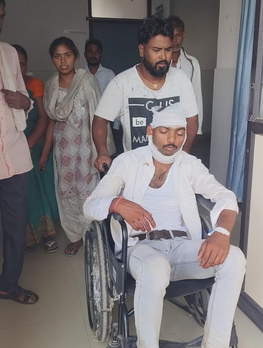 Latehar News : दो भाइयों के परिवार आपस में भिड़े, जमकर चले लाठी-डंडे, 5 घायल