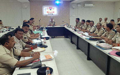 Palamu News : एसपी की क्राइम मीटिंग में लंबित कांडों के त्वरित निष्पादन का निर्देश