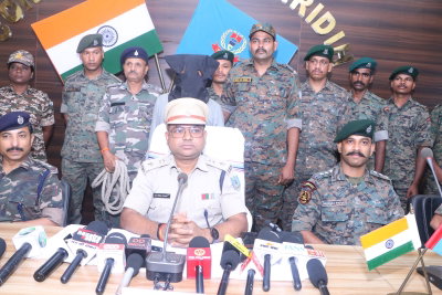 Giridih News : गिरफ्तार माओवादी कमांडर टाइगर के खिलाफ 240 मामले हैं दर्ज- एसपी