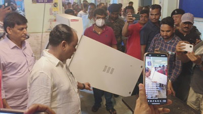 Jamtara News : सदर अस्पताल पहुंचे स्वास्थ्य मंत्री, कहा- अस्पताल में तोड़फोड़ करने वालों को 24 घंटे में करें गिरफ्तार